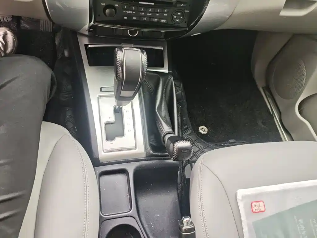 Mitsubishi Pajero Sport — миниатюра 10