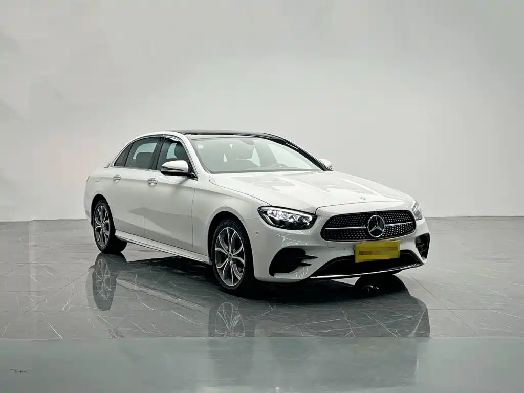 Mercedes-Benz E-Class — миниатюра 8