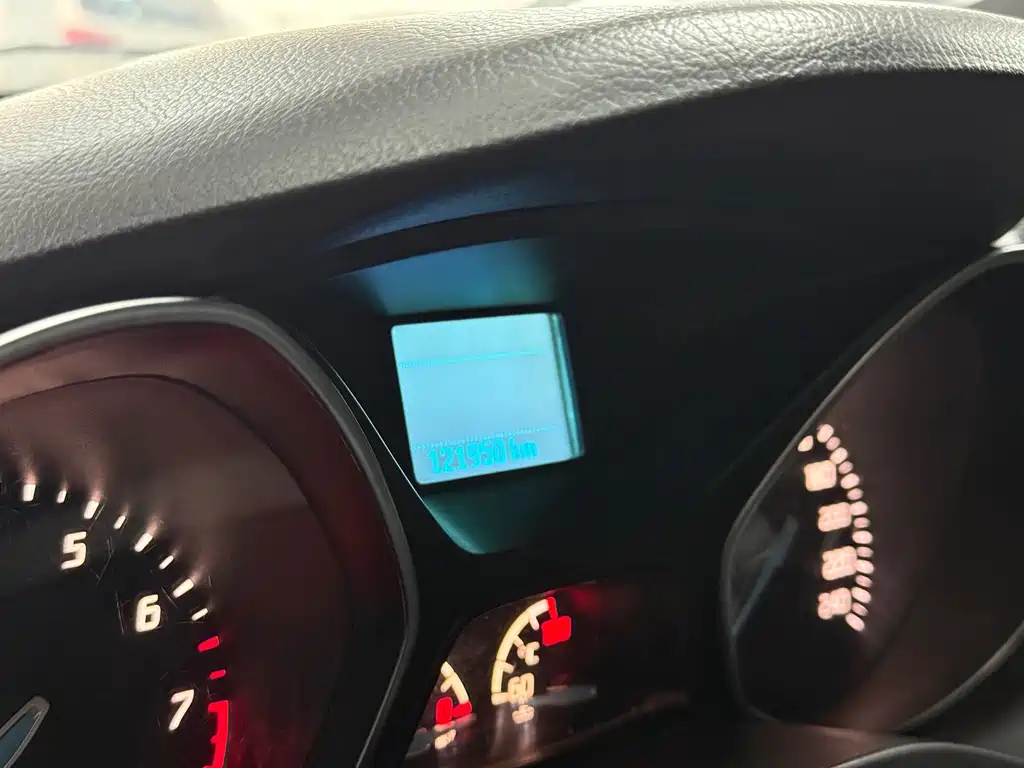 Ford Kuga — миниатюра 15