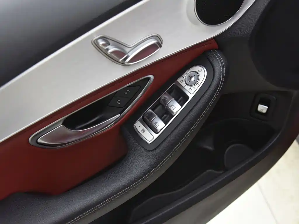 Mercedes-Benz C-Class — миниатюра 8