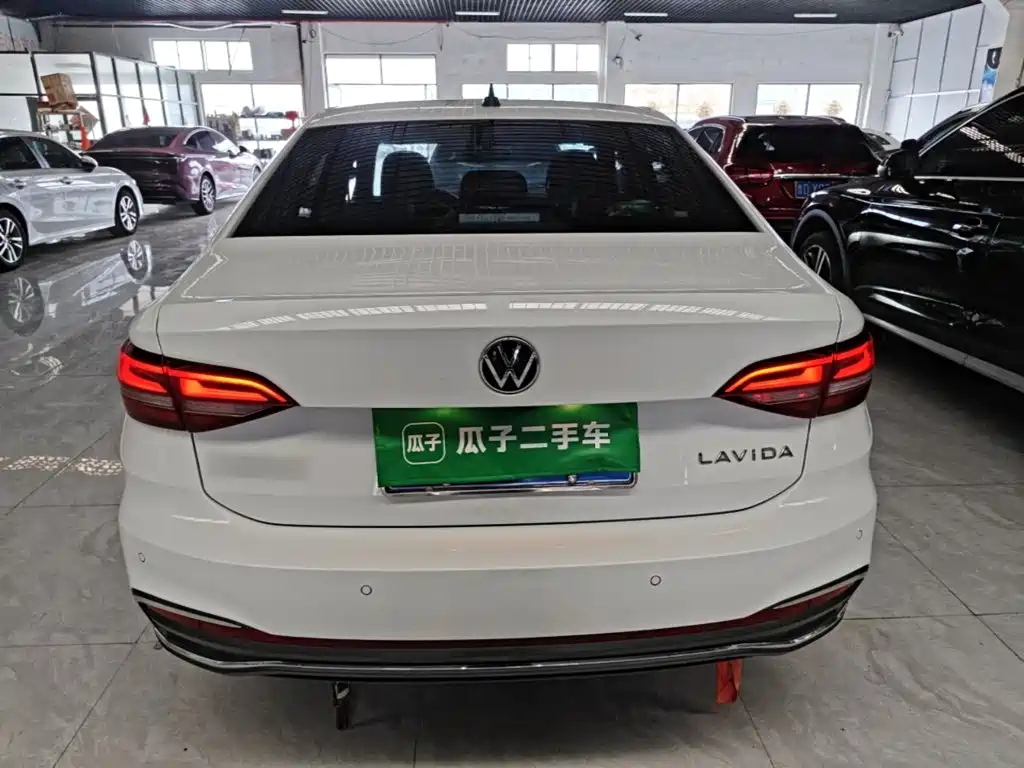 Volkswagen Lavida — миниатюра 6