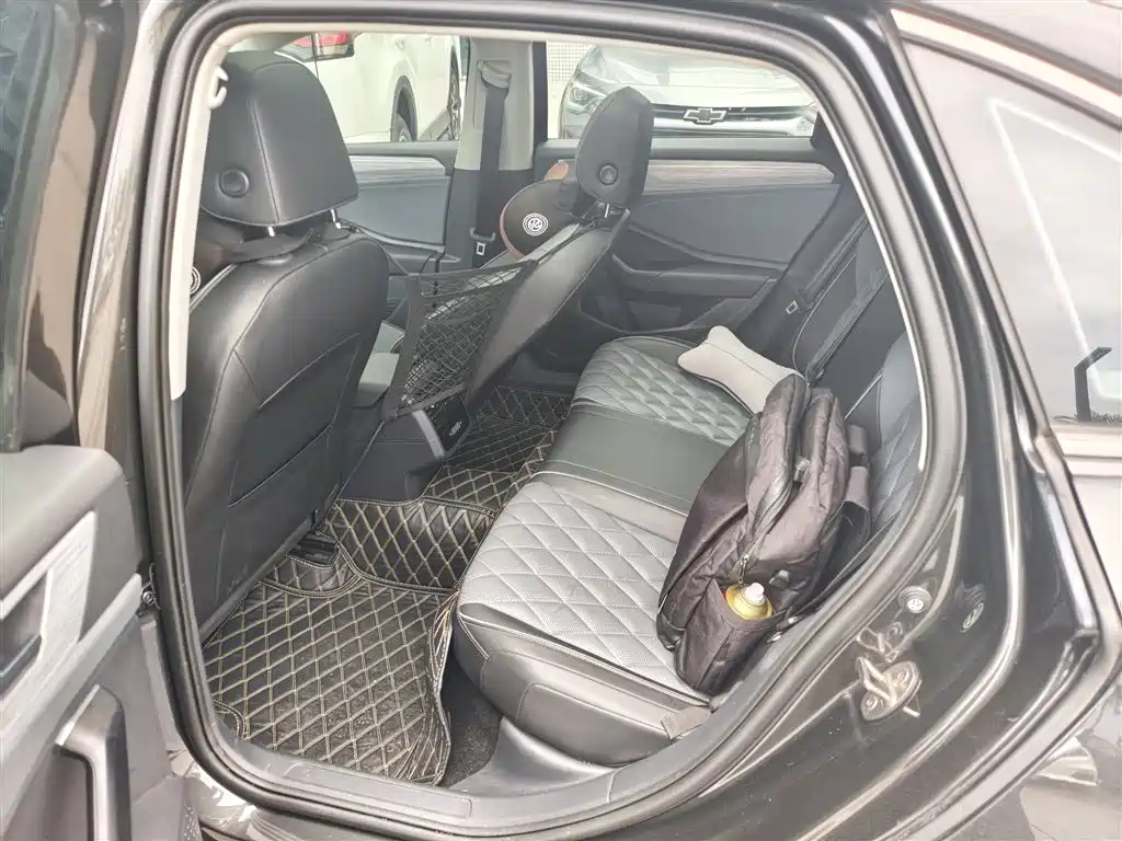 Volkswagen Sagitar — миниатюра 6