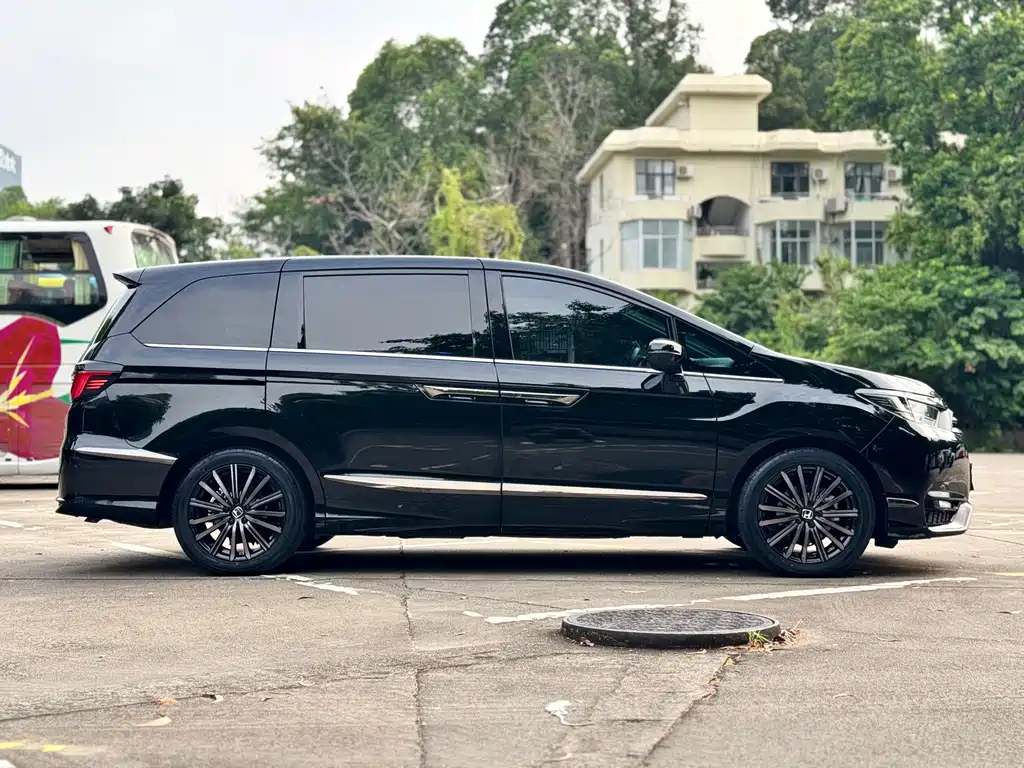 Honda Elysion — миниатюра 8
