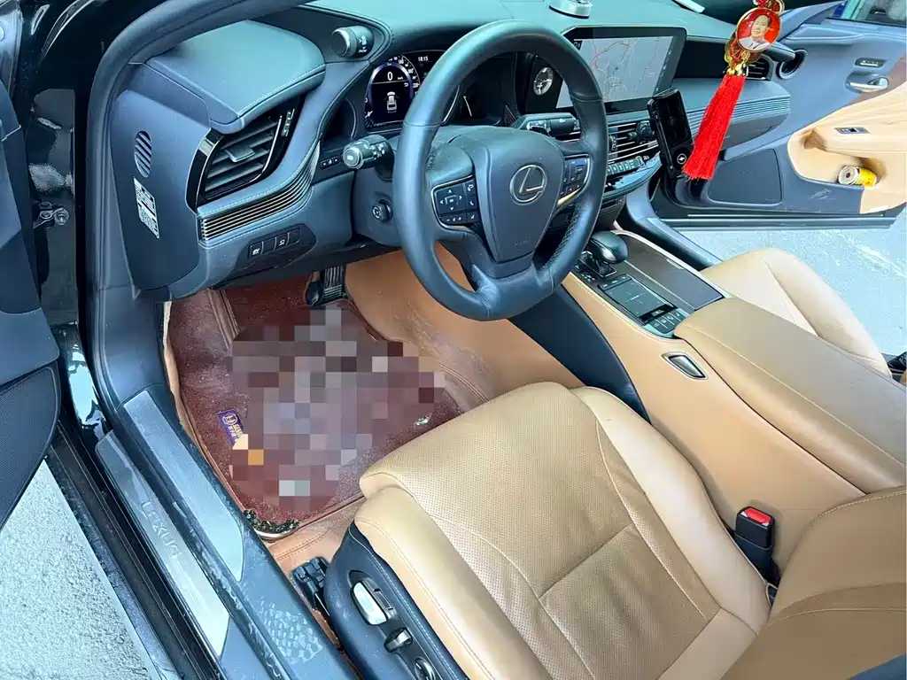Lexus LS 2023 500h