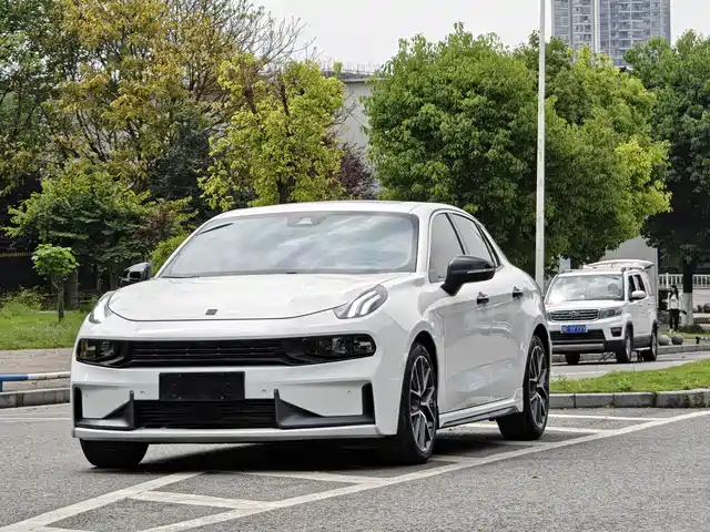 2022 Lynk & Co 03