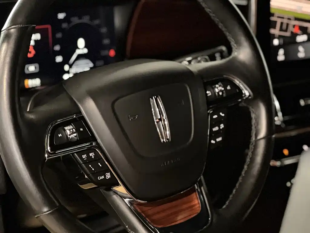 Lincoln Navigator — миниатюра 4