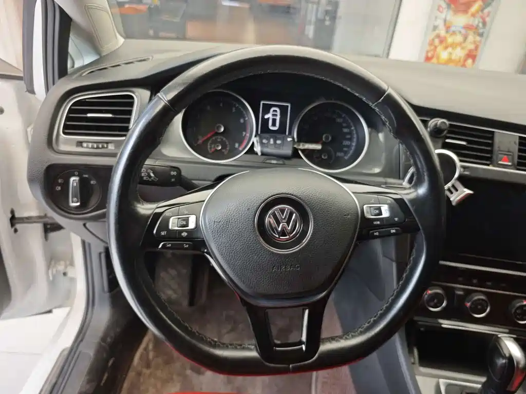 Volkswagen Golf — миниатюра 9