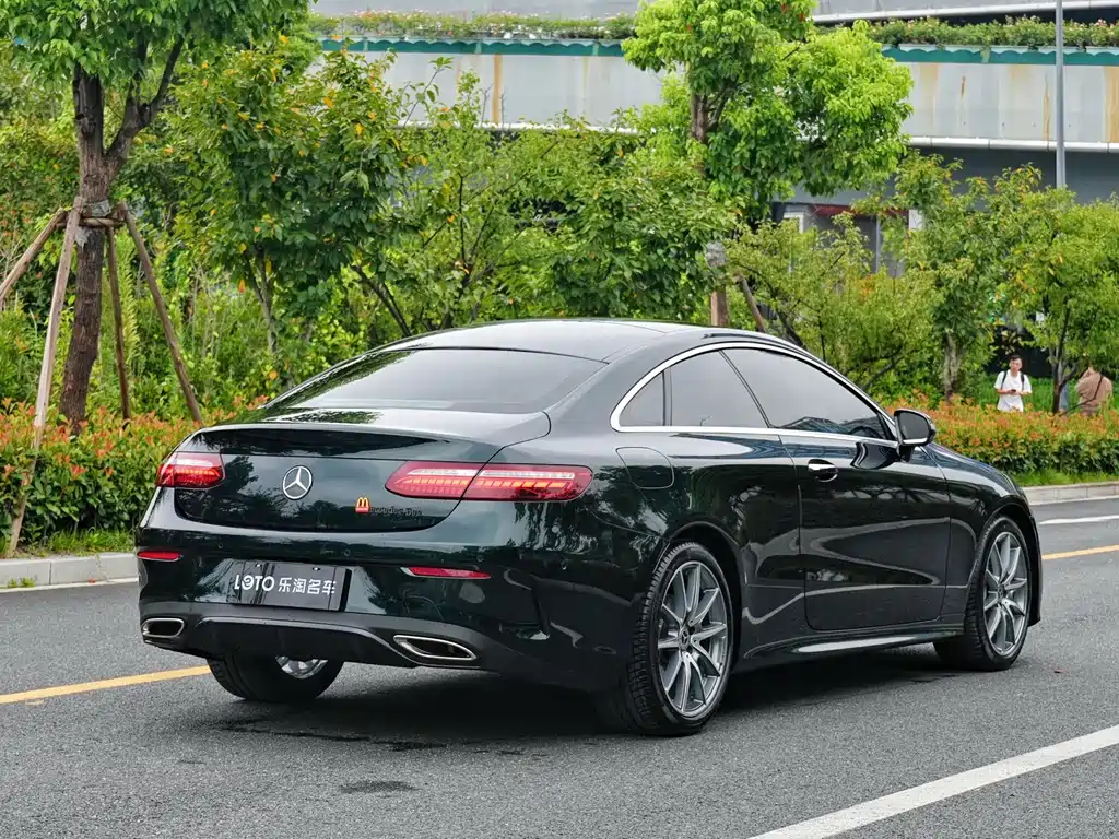 Mercedes-Benz E-Class (Import) — миниатюра 4