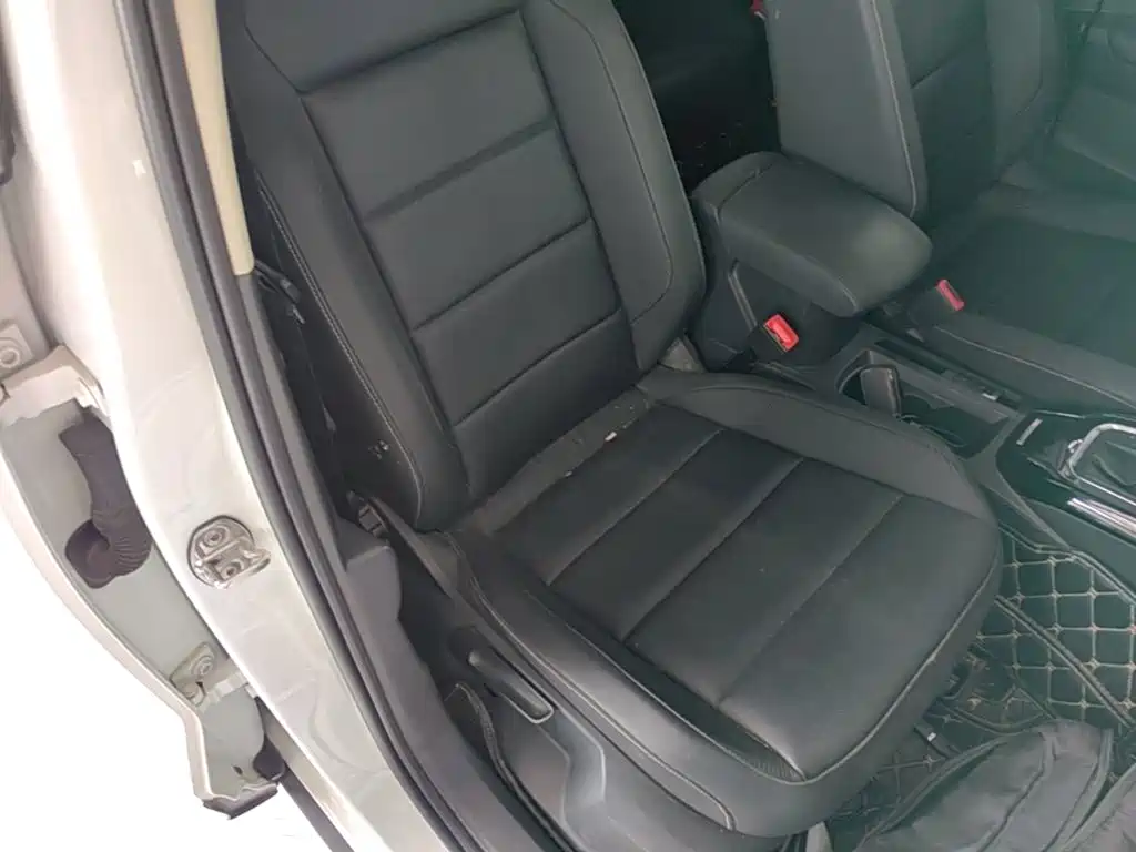 Volkswagen T-Roc — миниатюра 25