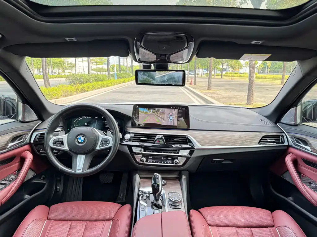BMW 5 Series — миниатюра 5