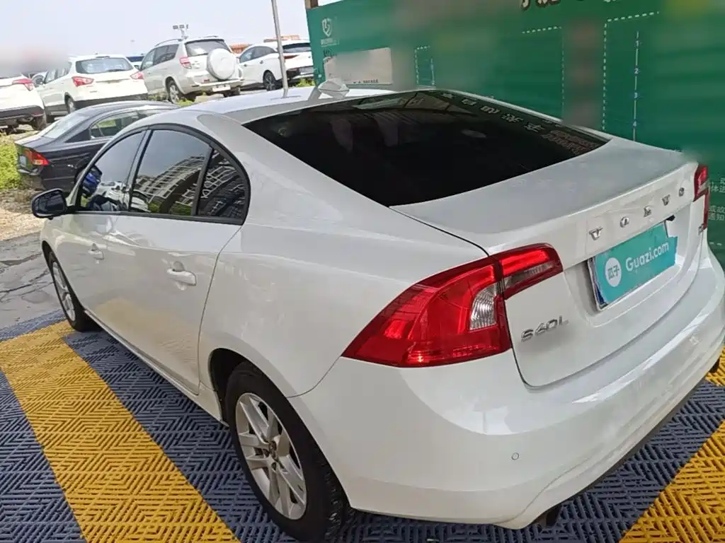 Volvo S60 — миниатюра 5