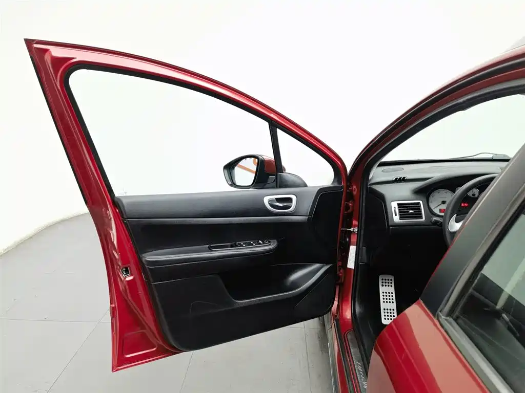 Peugeot 307 2013 1.6L AT CROSS