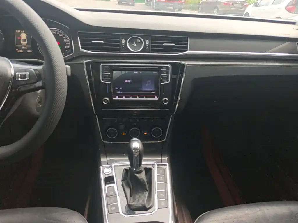 Volkswagen Passat — миниатюра 13