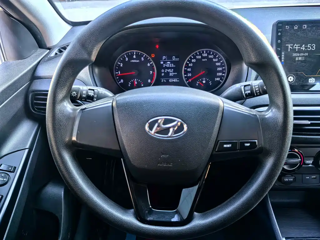 Hyundai Elantra — миниатюра 21
