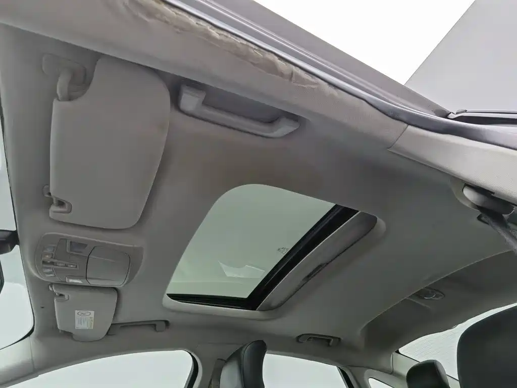 Ford Mondeo — миниатюра 14
