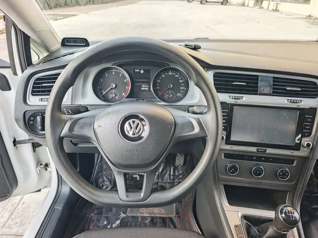 Volkswagen Golf — миниатюра 11
