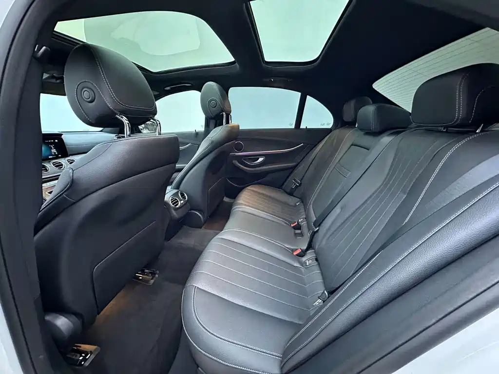Mercedes-Benz E-Class (Import) — миниатюра 5
