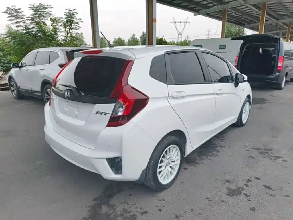 Honda Fit — миниатюра 7