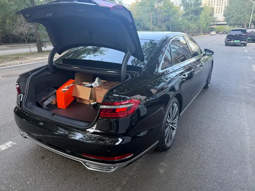 Audi A8 — миниатюра 6
