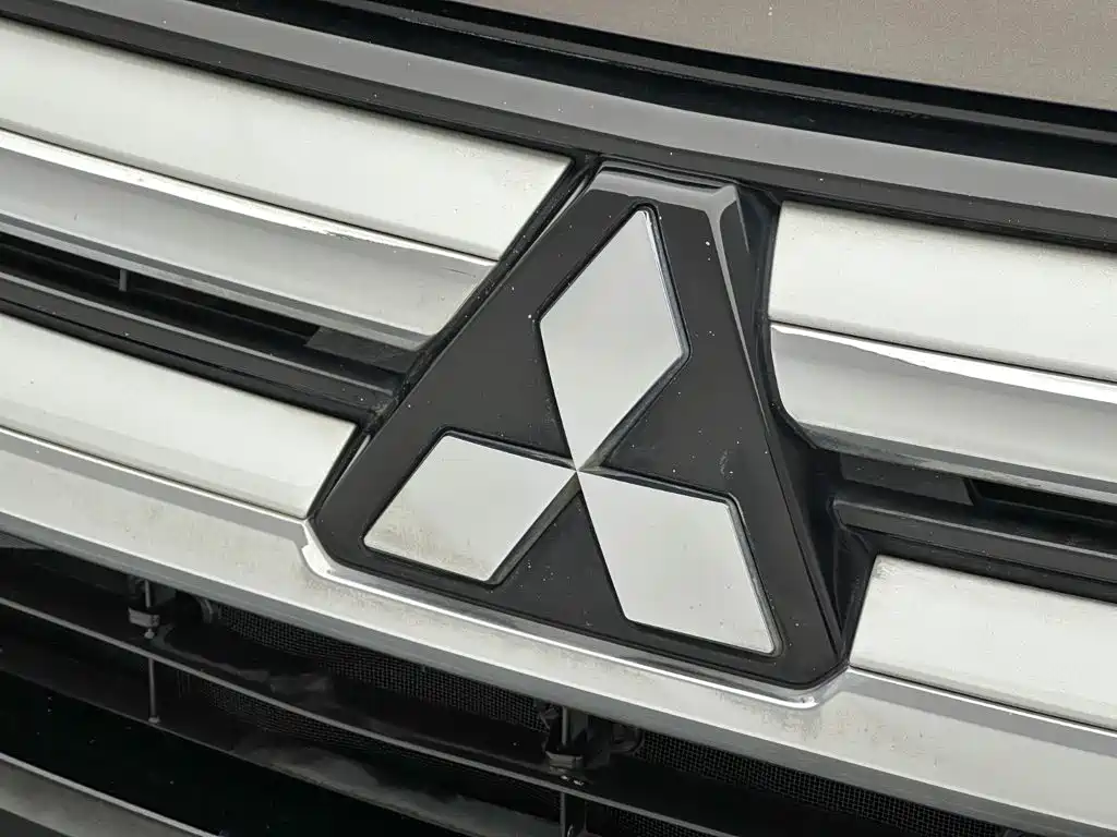 Mitsubishi Outlander — миниатюра 26