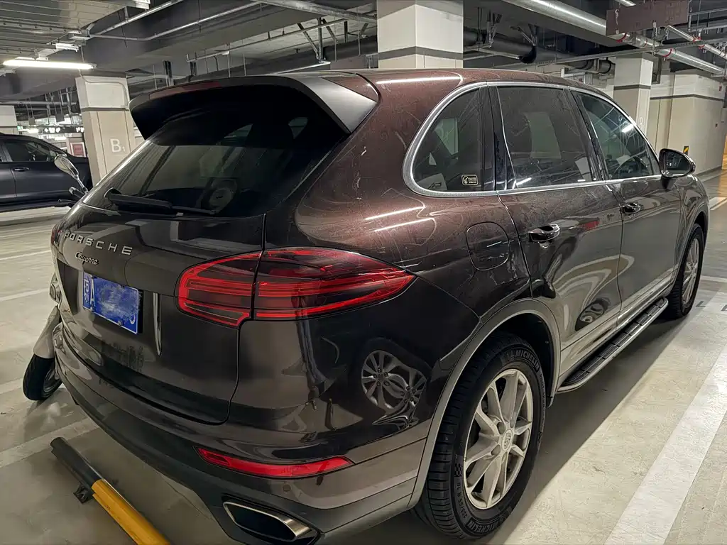 Porsche Cayenne — миниатюра 2