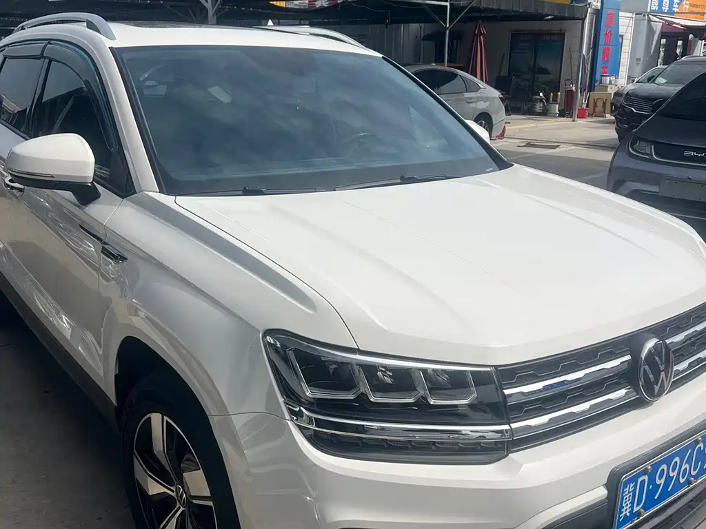 Volkswagen Tharu — миниатюра 2