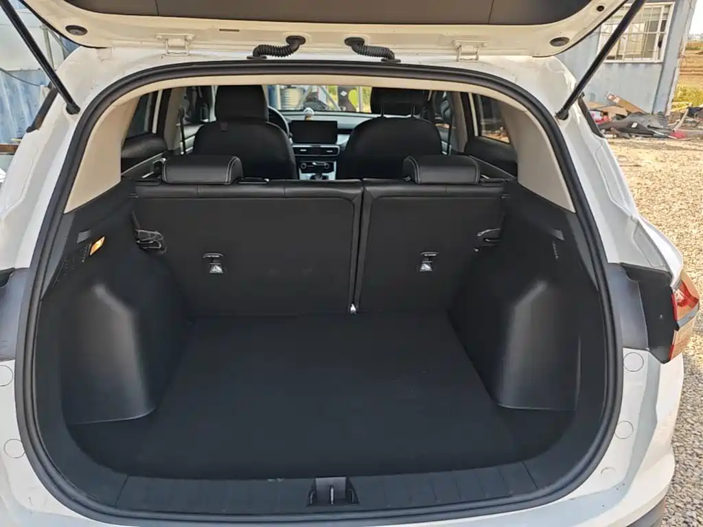 Geely Binyue — миниатюра 15