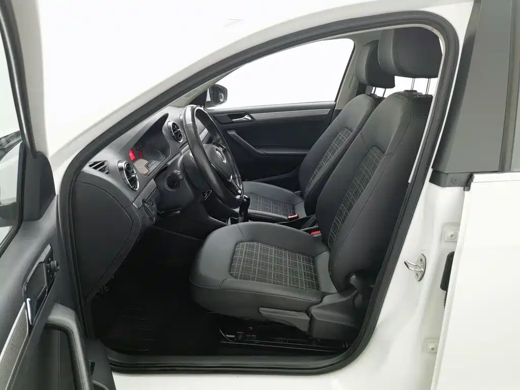 Volkswagen Jetta — миниатюра 10