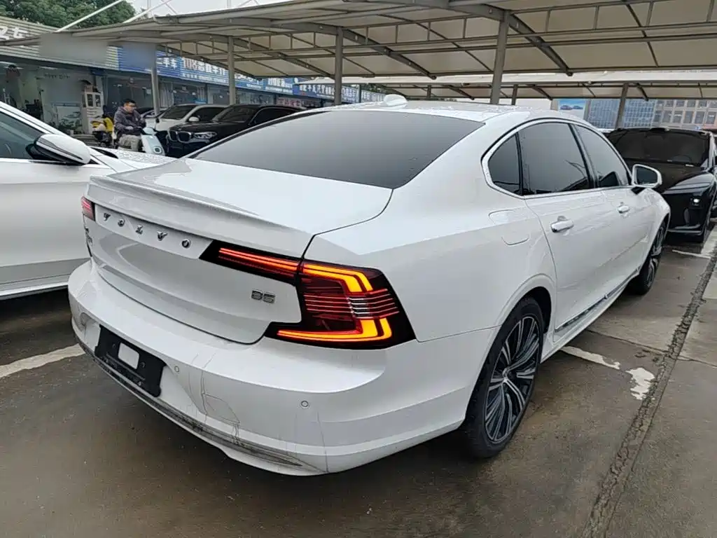Volvo S90 — миниатюра 7
