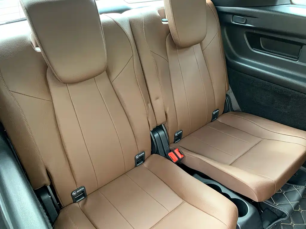 Mercedes-Benz GLB — миниатюра 32