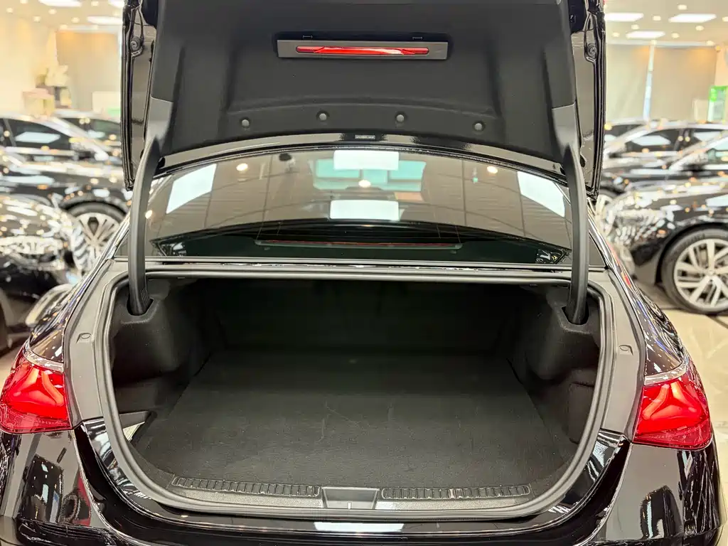 Mercedes-Benz E-Class New Energy — миниатюра 8