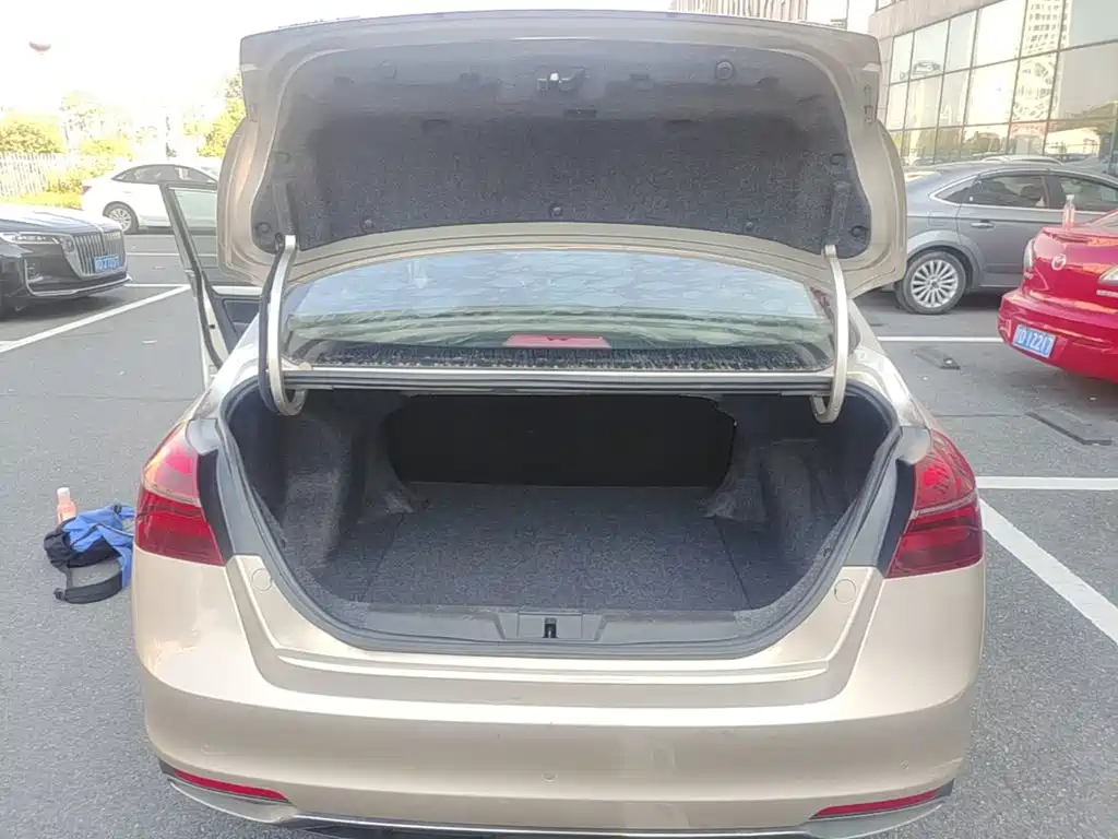 Geely Emgrand — миниатюра 19