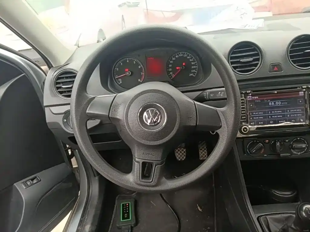 Volkswagen Jetta — миниатюра 11