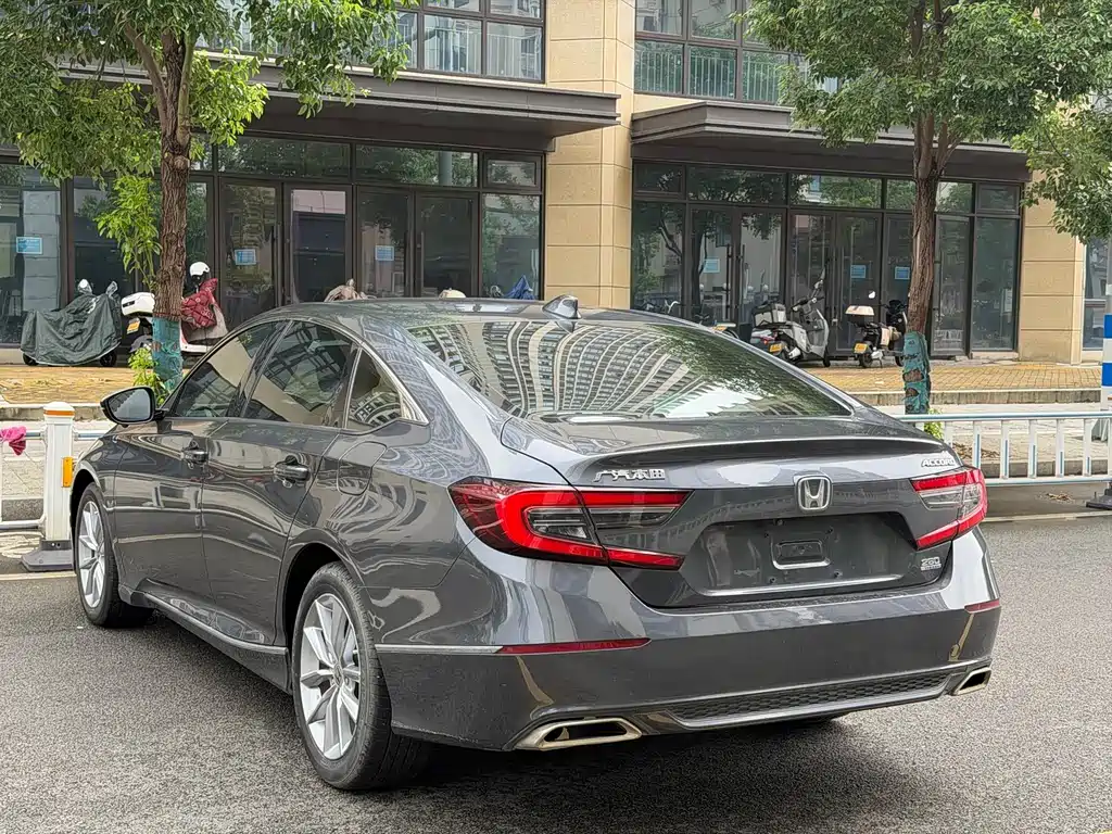 Honda Accord — миниатюра 12