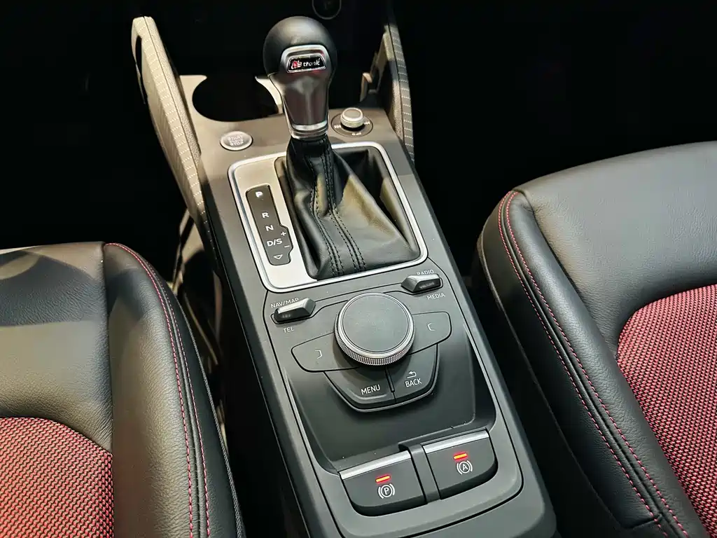 Audi Q2L — миниатюра 10