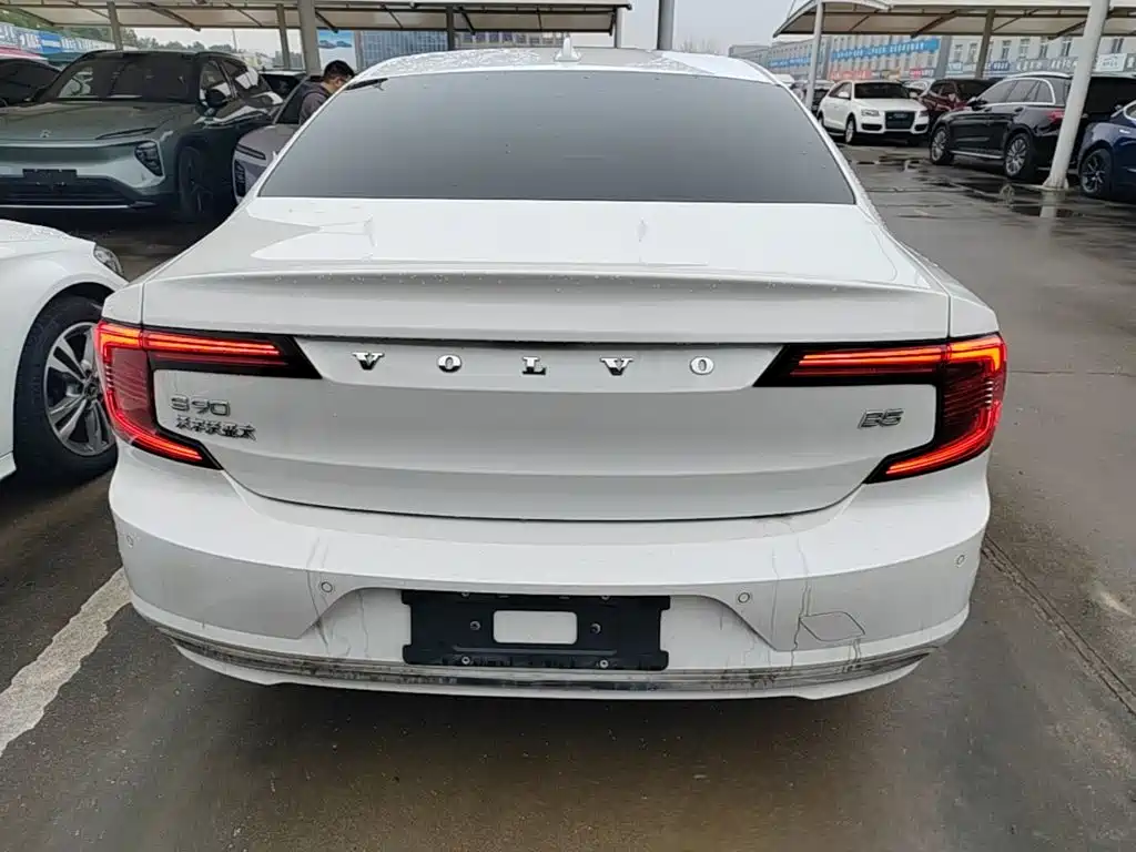 Volvo S90 — миниатюра 6