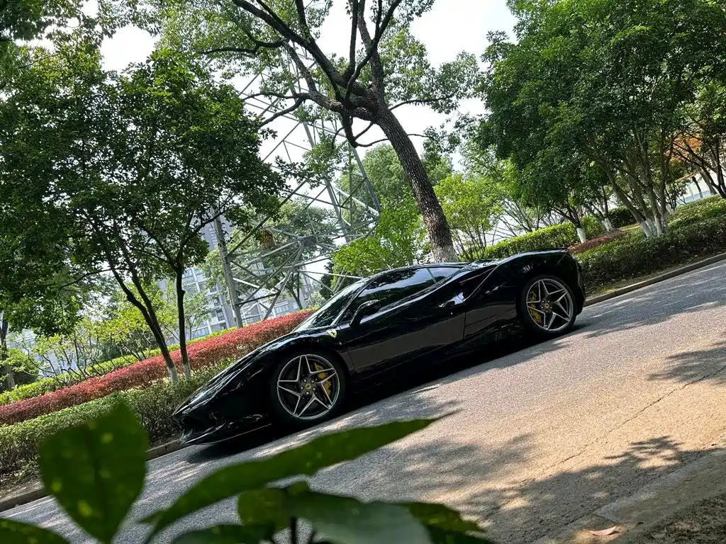 Ferrari F8 2019 Tributo 3.9T V8