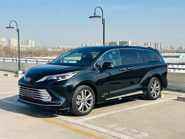TOYOTA SIENNA 2024
