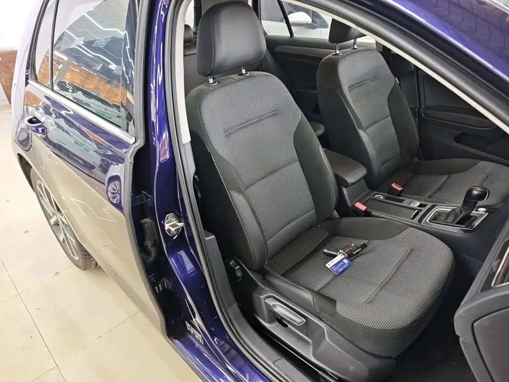 Volkswagen Golf — миниатюра 25