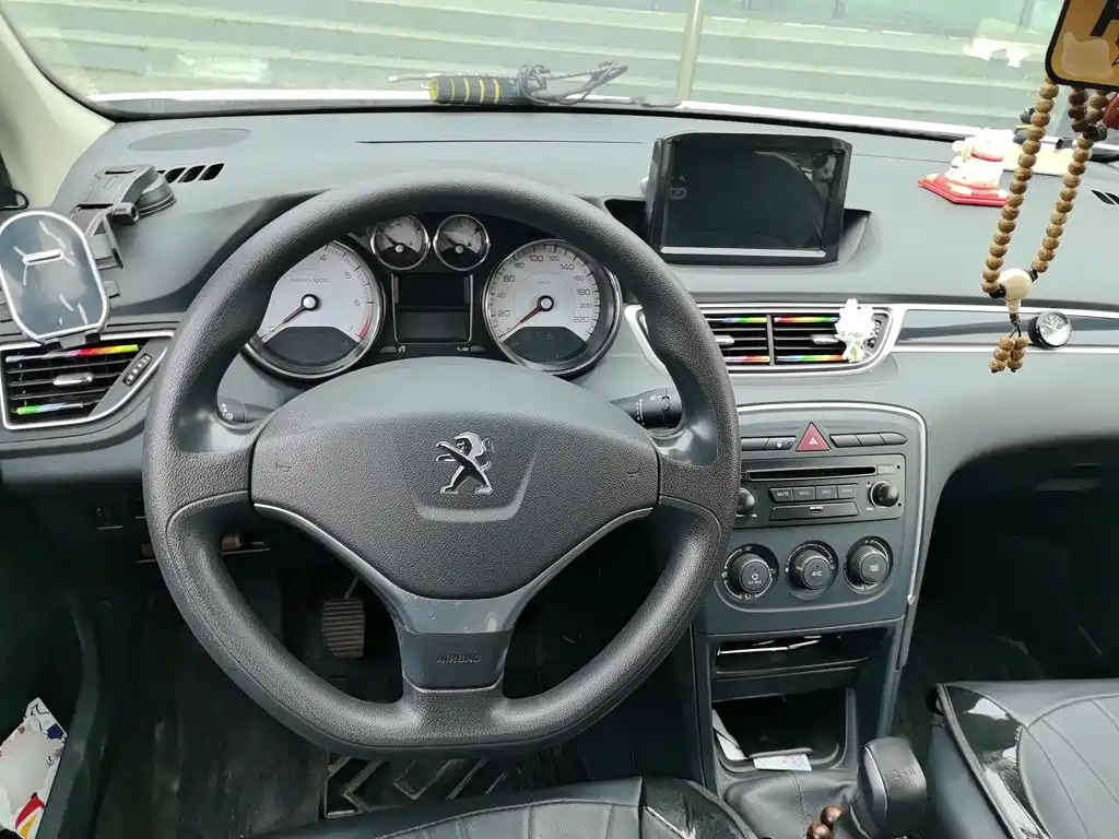 Peugeot 308 — миниатюра 11