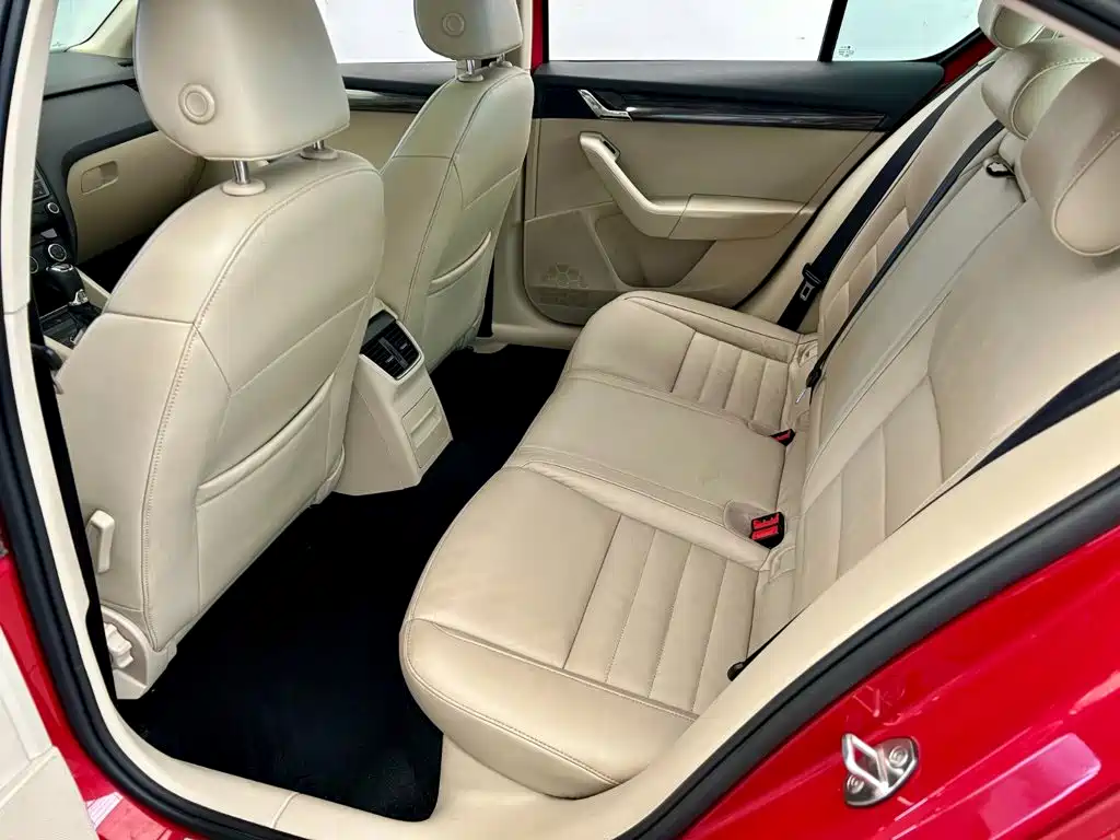 Skoda Octavia — миниатюра 7