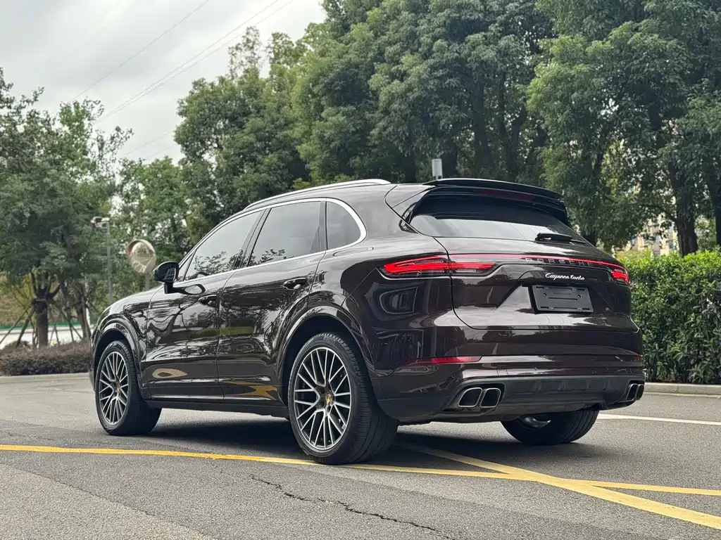 PORSCHE CAYENNE