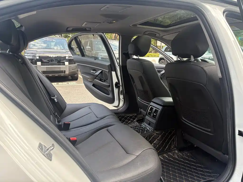 BMW 3 Series — миниатюра 8
