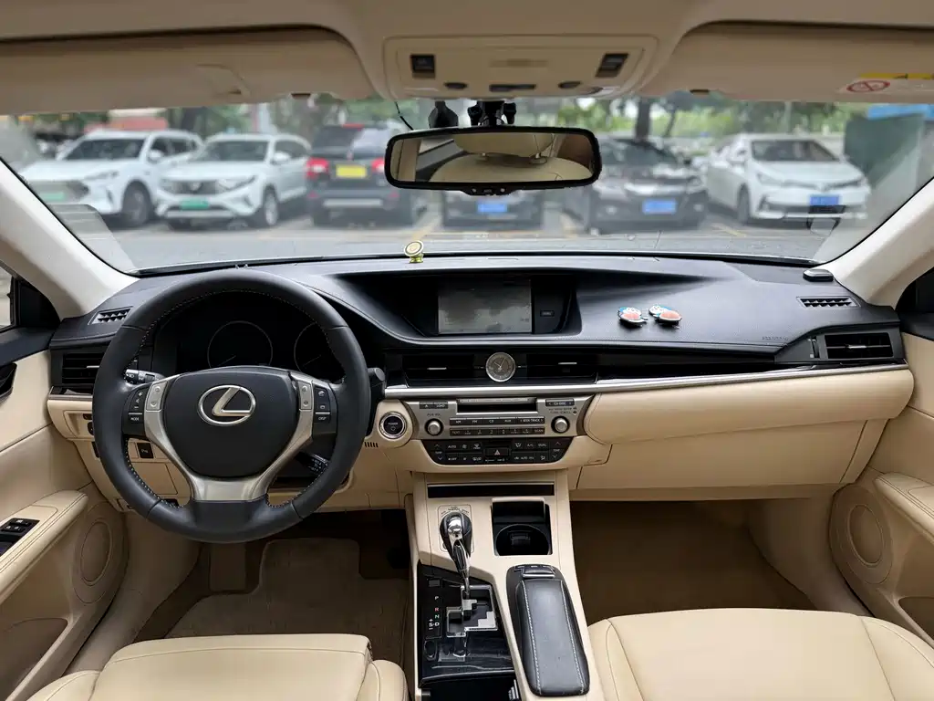 Lexus ES — миниатюра 14