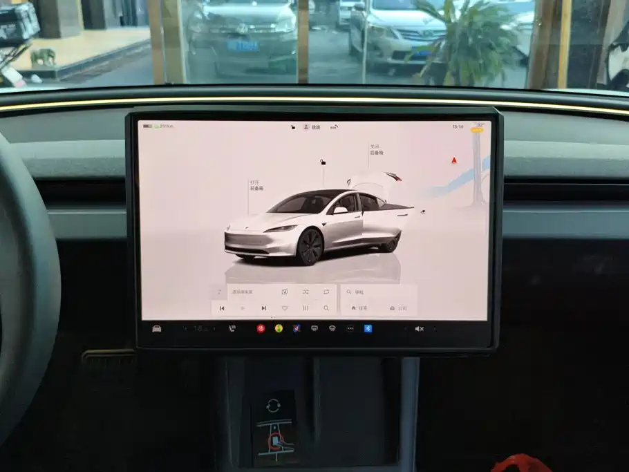 Tesla Model 3 — миниатюра 13