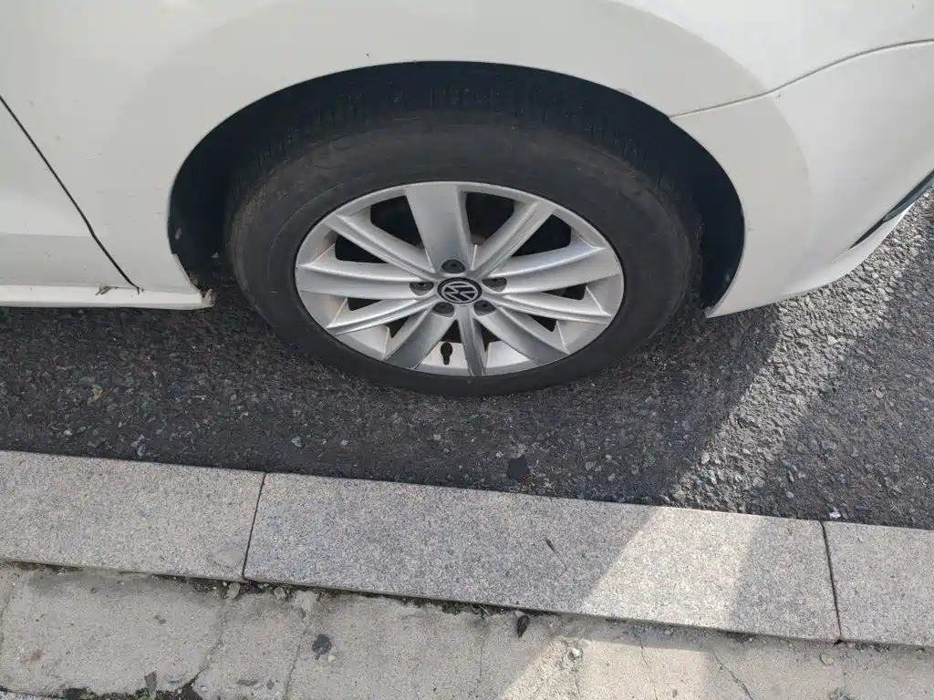 Volkswagen Polo — миниатюра 8