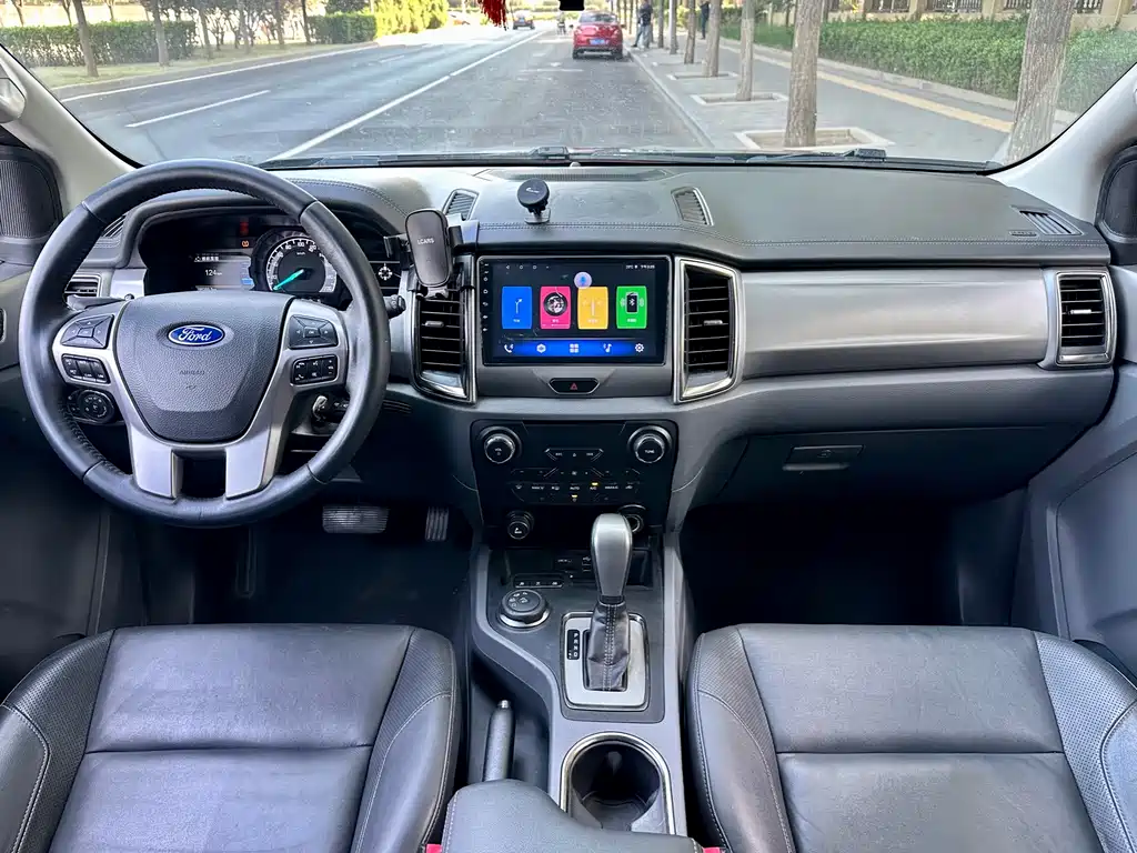 Ford Everest 2016 2.0T AT Luxury
