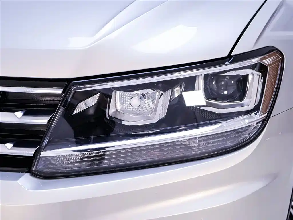 Volkswagen Tiguan L L 2020 330TSI AT Comfort VI