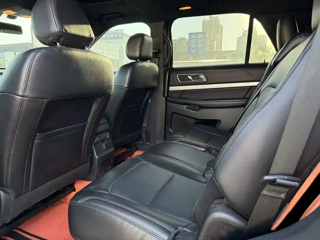 Ford Explorer (Import) — миниатюра 6