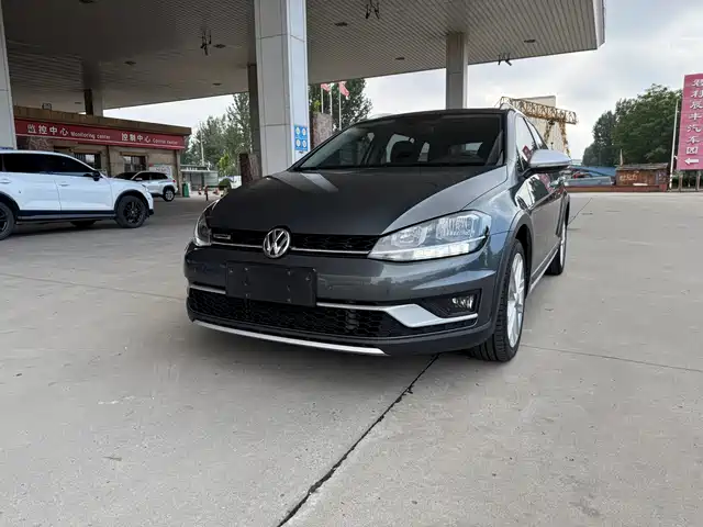 VOLKSWAGEN GOLF 2019